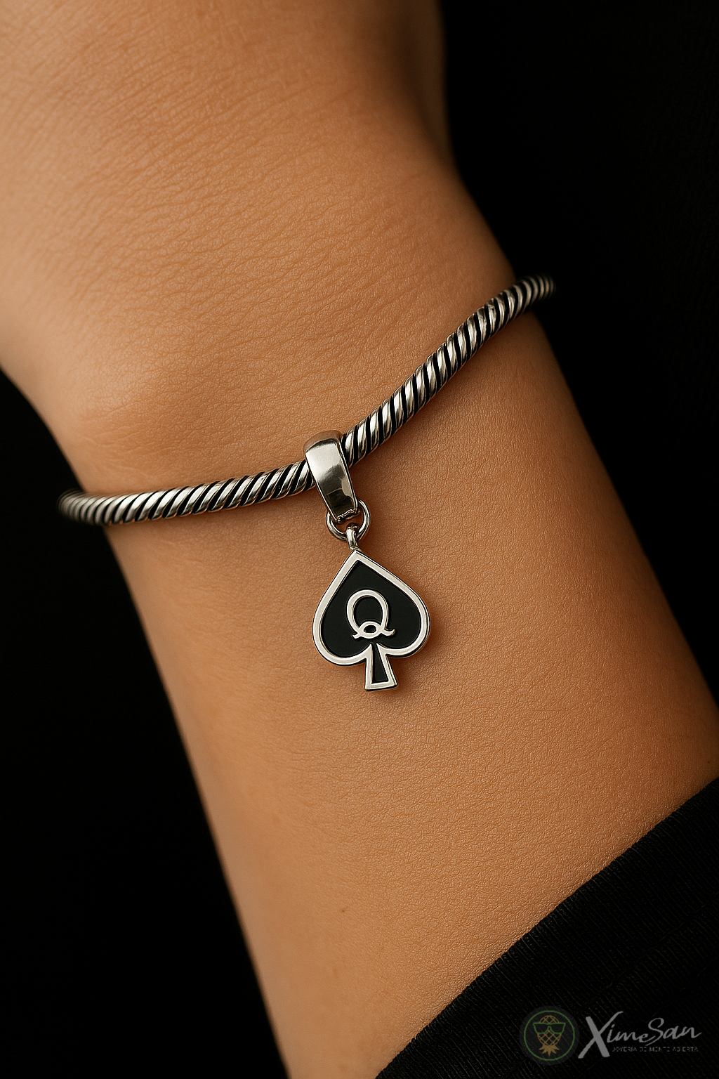 Charm Pica Negra – Poder y Deseo