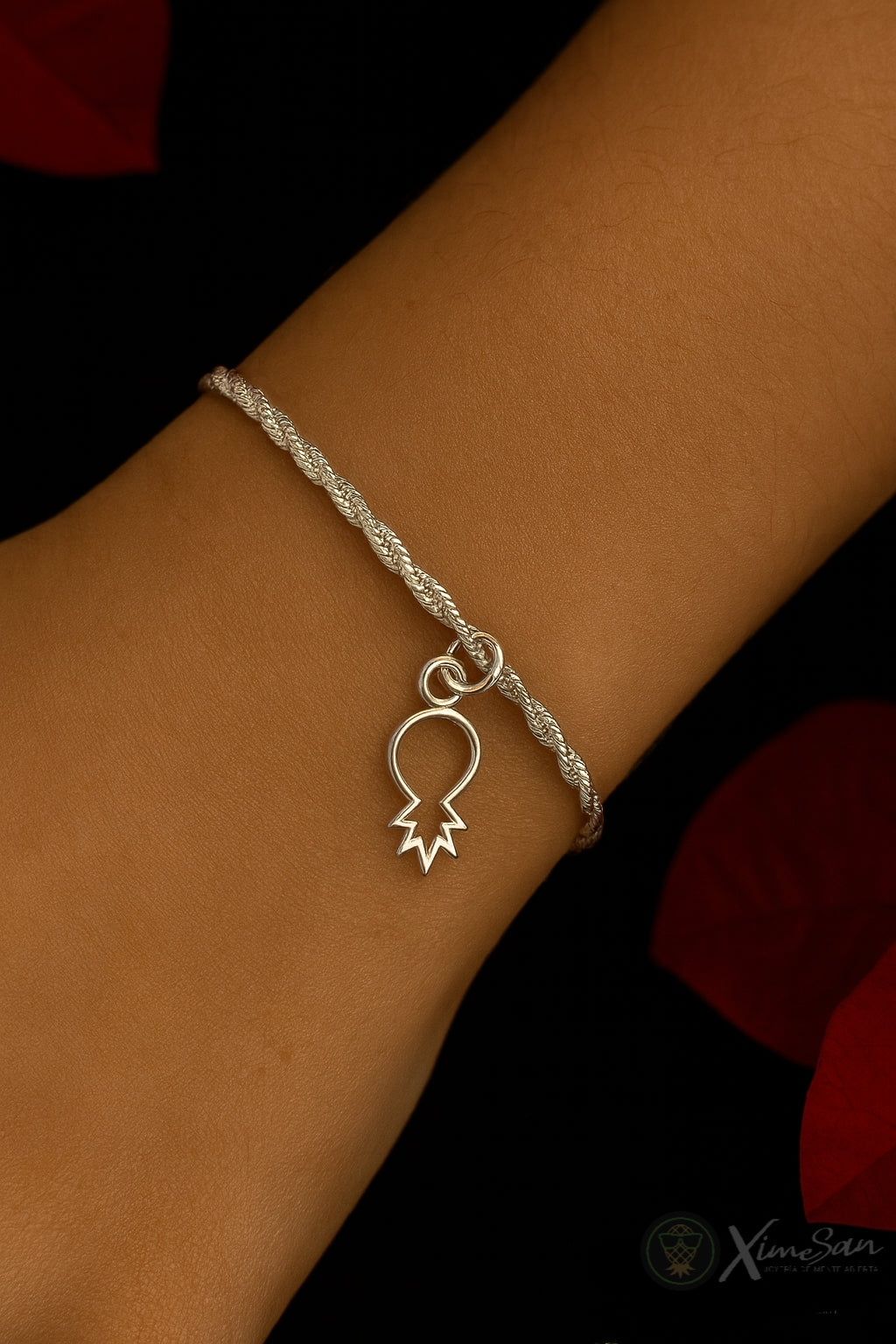 Dije Piña Erótica – Elegancia para vivir sin límites