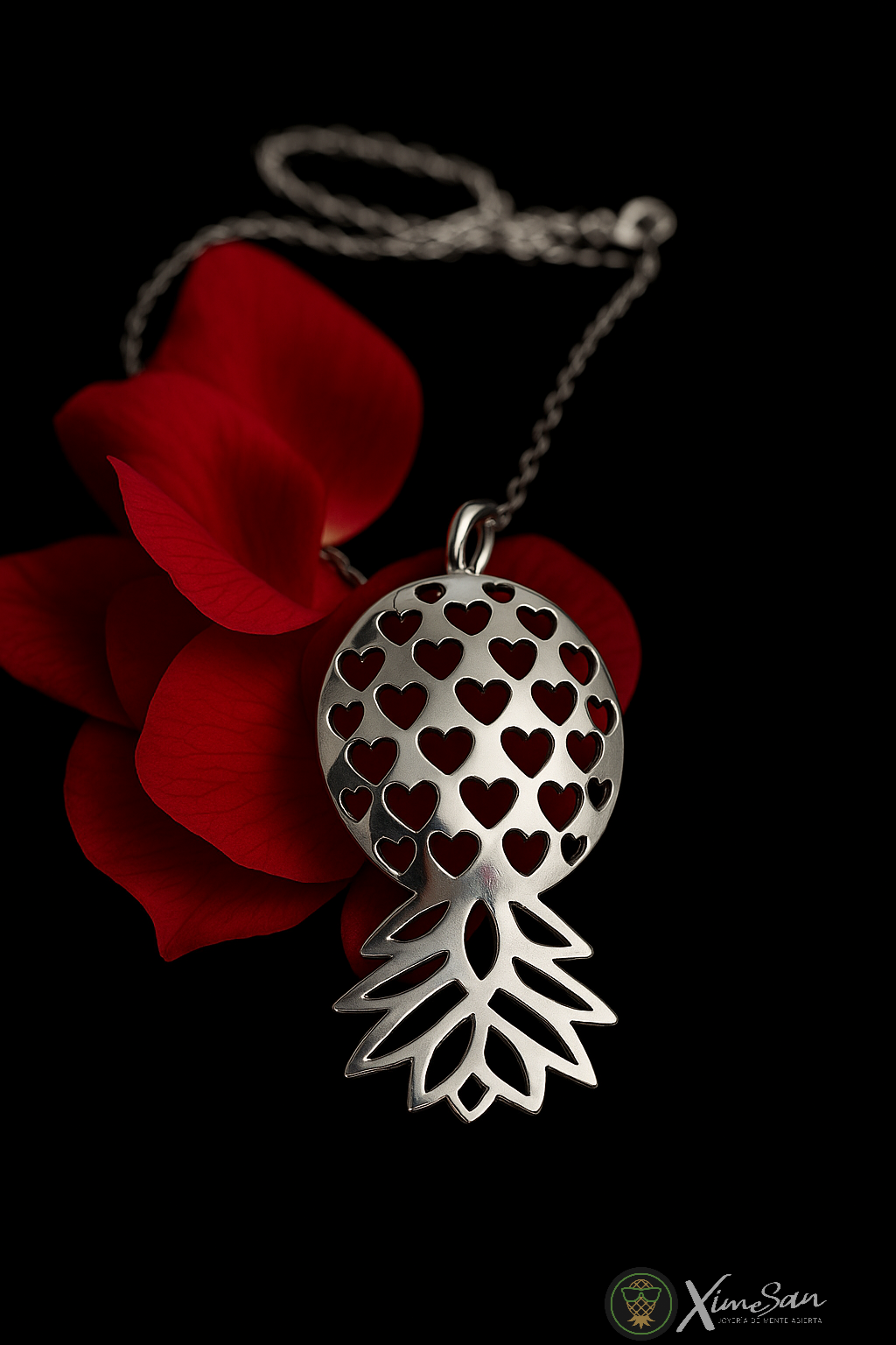 Dije Piña Corazones – El símbolo universal del deseo compartido