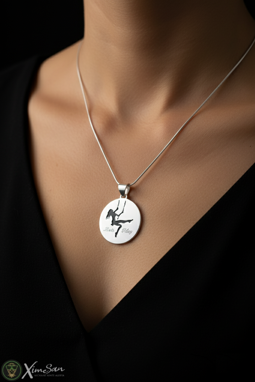 Dije “Let’s Play”  – Sensualidad y juego en equilibrio perfecto